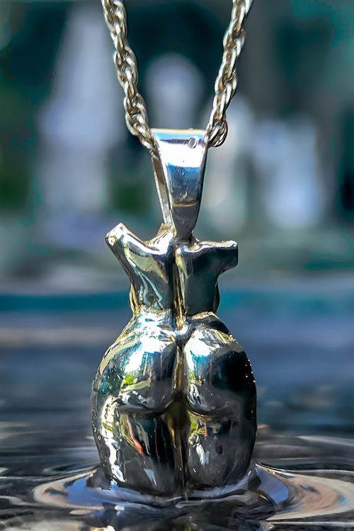 THE PENDANT